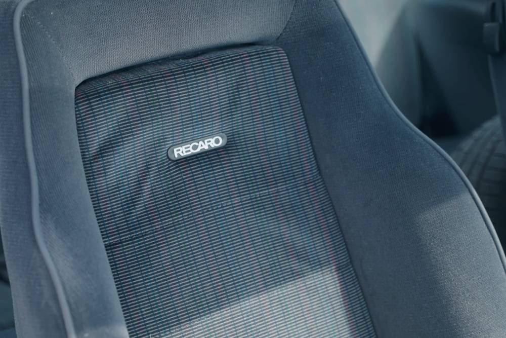 https://autogreeknews.gr/wp-content/uploads/2026/05/ford-fiesta-rs-turbo-sat-parked-25-years-4.jpg