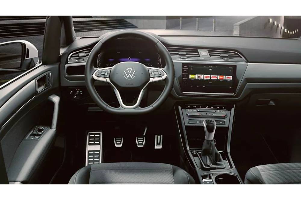 https://autogreeknews.gr/wp-content/uploads/2026/05/volkswagen-retires-touran-2.jpg