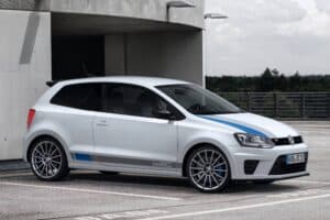 volkswagen_polo_r_wrc_street_11
