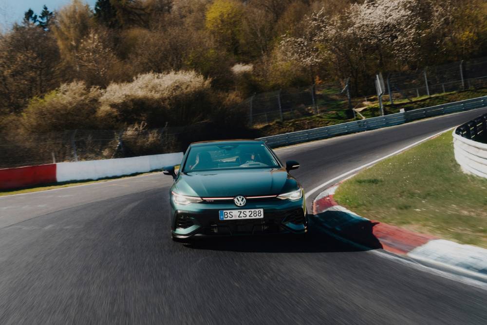 https://autogreeknews.gr/wp-content/uploads/2026/05/vw-golf-gti-edition-50-nurburgring-record-3.jpg