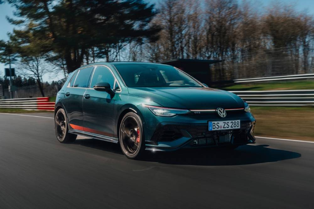 https://autogreeknews.gr/wp-content/uploads/2026/05/vw-golf-gti-edition-50-nurburgring-record-4.jpg
