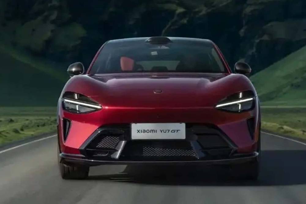 https://autogreeknews.gr/wp-content/uploads/2026/05/xiaomi-yu7-gt-2.jpg