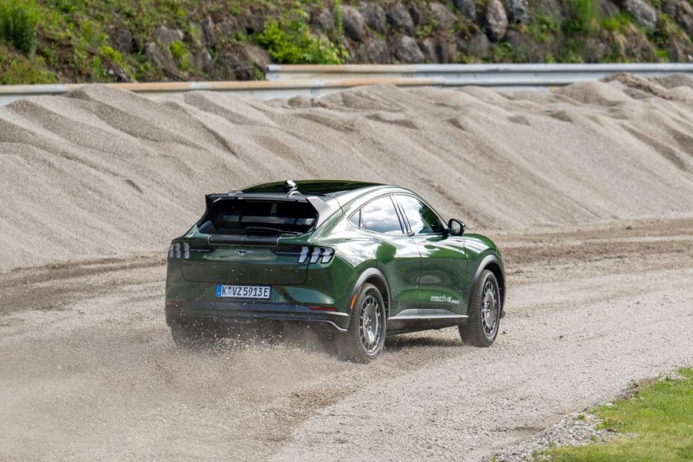 https://autogreeknews.gr/wp-content/uploads/2026/06/2026_Ford_Mustang_Mach-E_Rally_17.jpg
