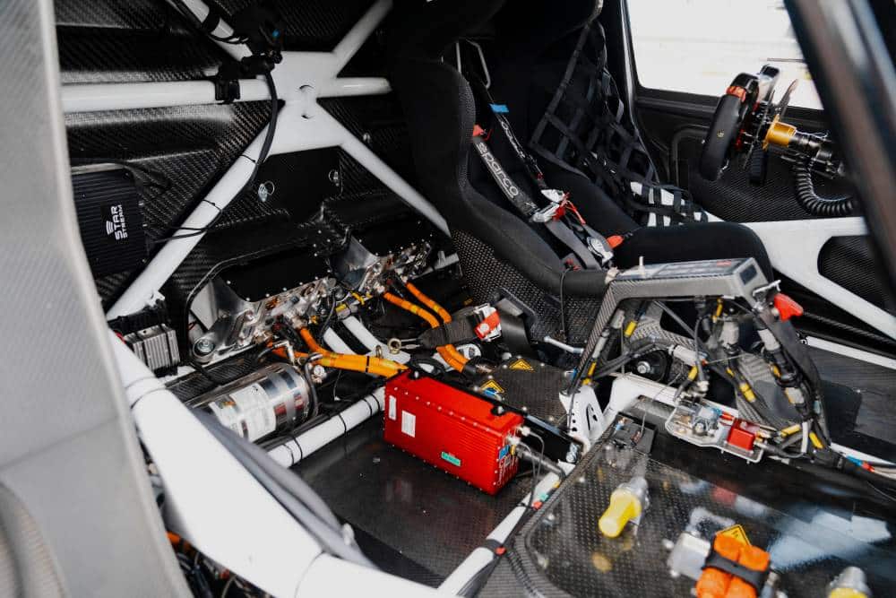 https://autogreeknews.gr/wp-content/uploads/2026/06/2026_Super_Mustang_Mach-E_EV_demonstrator_2_16-1.jpg
