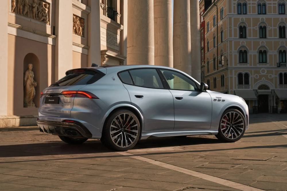 https://autogreeknews.gr/wp-content/uploads/2026/06/2027-Maserati-Grecale-5-2048x1360-1.jpg