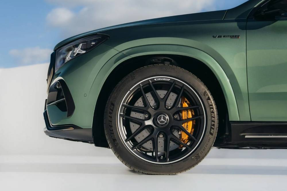 https://autogreeknews.gr/wp-content/uploads/2026/06/2027-Mercedes-AMG-GLE-GLS-63-12-2048x1366-1.jpg