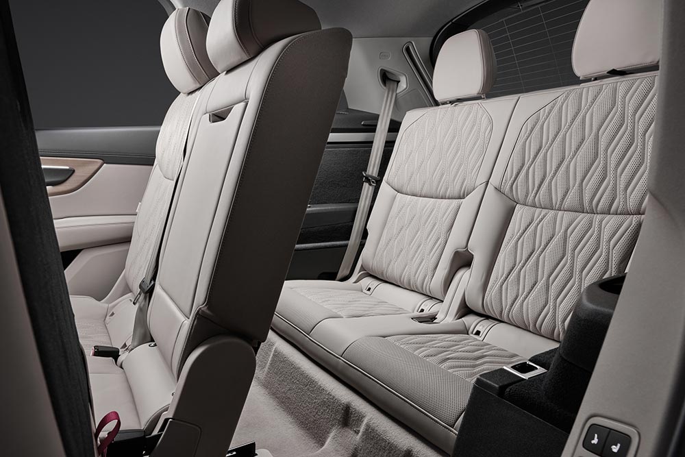 https://autogreeknews.gr/wp-content/uploads/2026/06/Audi-Q7-13.jpg