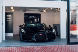 Bugatti_showroom (1)