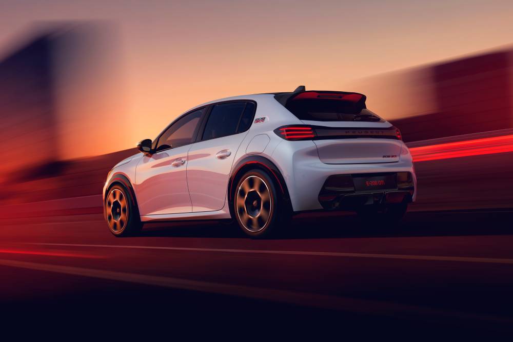 https://autogreeknews.gr/wp-content/uploads/2026/06/DY04_208-GTI_3-4_REAR-1.jpg