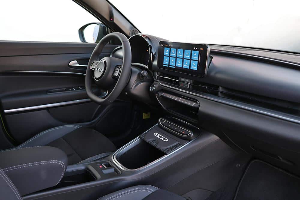 https://autogreeknews.gr/wp-content/uploads/2026/06/Fiat-600-1.2-Hybrid-145-20.jpg