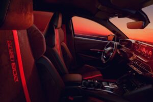 GI03_208-GTI_INTERIOR_SIDE (1)