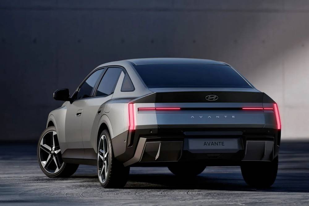https://autogreeknews.gr/wp-content/uploads/2026/06/Hyundai-Avante-Elantra-2-2048x1152-1.jpg