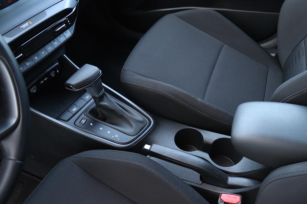 https://autogreeknews.gr/wp-content/uploads/2026/06/Hyundai-Bayon-FL-1.0-T-GDI-100-hp-7DCT-10.jpg