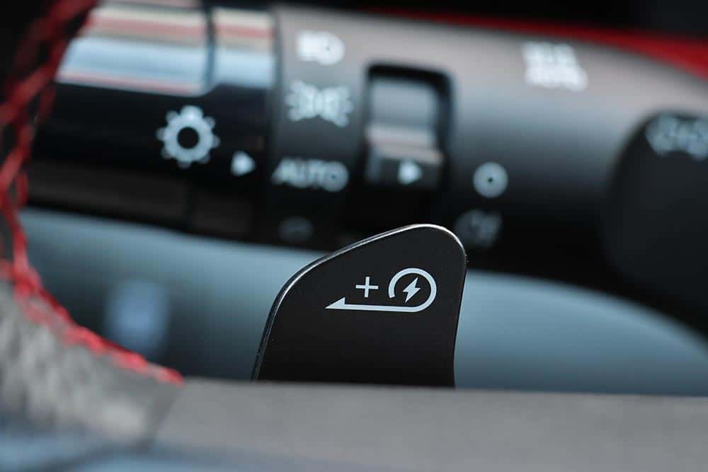 https://autogreeknews.gr/wp-content/uploads/2026/06/Hyundai-Kona-Electric-MY26-N-Line-interior-22.jpg