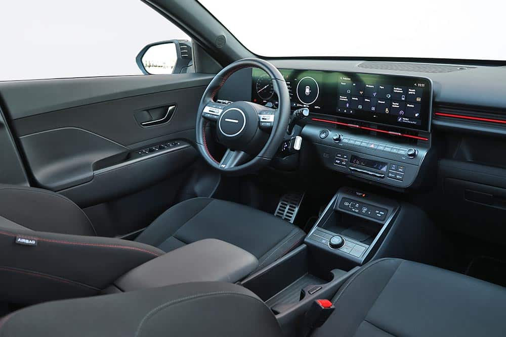 https://autogreeknews.gr/wp-content/uploads/2026/06/Hyundai-Kona-Electric-MY26-N-Line-interior-3.jpg