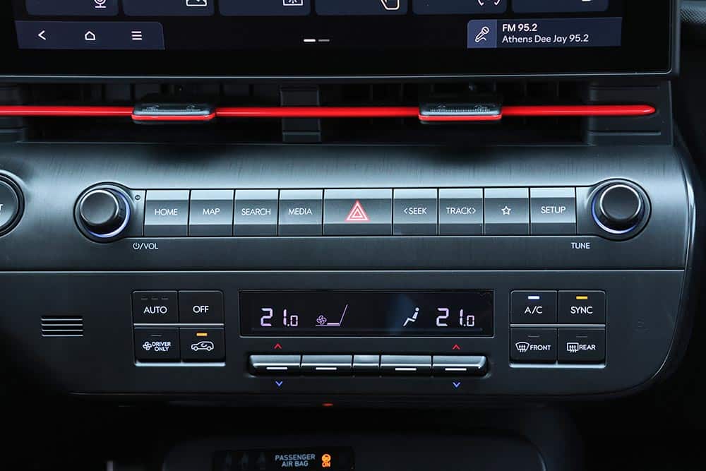 https://autogreeknews.gr/wp-content/uploads/2026/06/Hyundai-Kona-Electric-MY26-N-Line-interior-5.jpg
