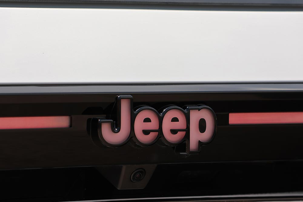 https://autogreeknews.gr/wp-content/uploads/2026/06/Jeep-Compass-e–Hybrid-145-17.jpg