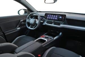 Jeep Compass e–Hybrid 145 interior (12)