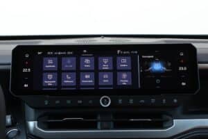 Jeep Compass e–Hybrid 145 interior (13)