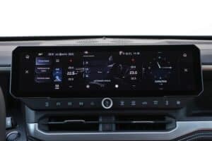 Jeep Compass e–Hybrid 145 interior (15)