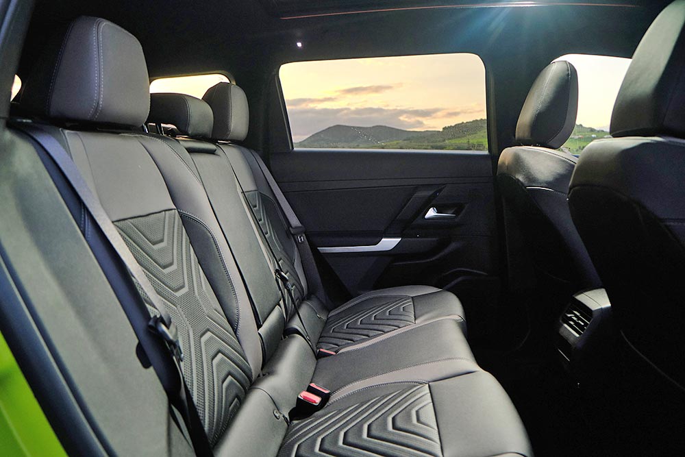 https://autogreeknews.gr/wp-content/uploads/2026/06/Jeep_Compass_2026-37.jpg