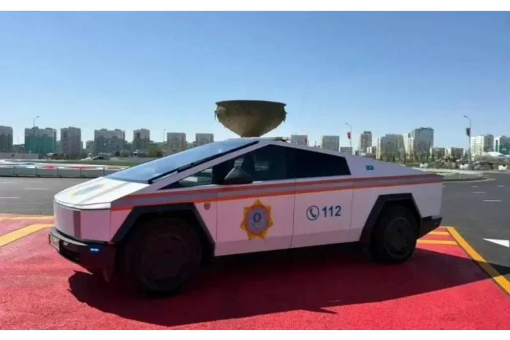 https://autogreeknews.gr/wp-content/uploads/2026/06/Kazakhstan-Tesla-Cybertrucks-4.jpg