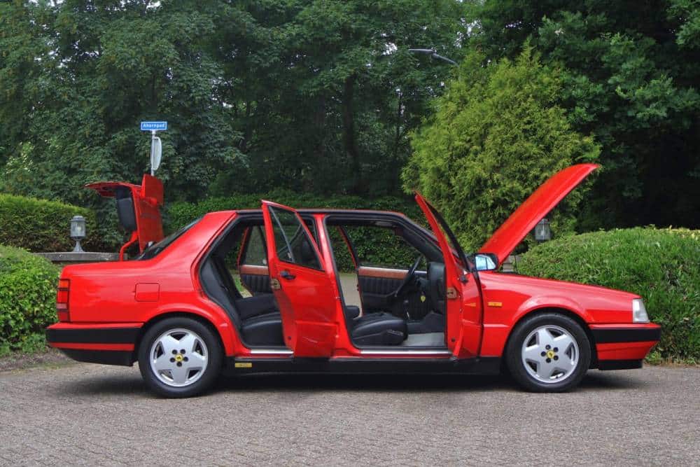 https://autogreeknews.gr/wp-content/uploads/2026/06/Lancia_Thema_8_32_1988_Ferrari_Rosso_Corsa_2026_pr-9.jpg