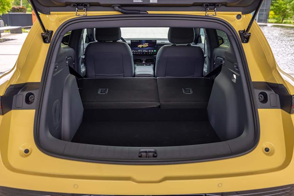 https://autogreeknews.gr/wp-content/uploads/2026/06/Leapmotor-B05-18.jpg