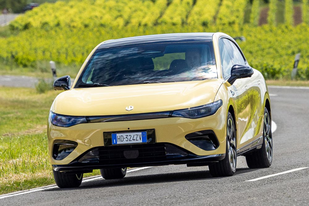 https://autogreeknews.gr/wp-content/uploads/2026/06/Leapmotor-B05-5.jpg