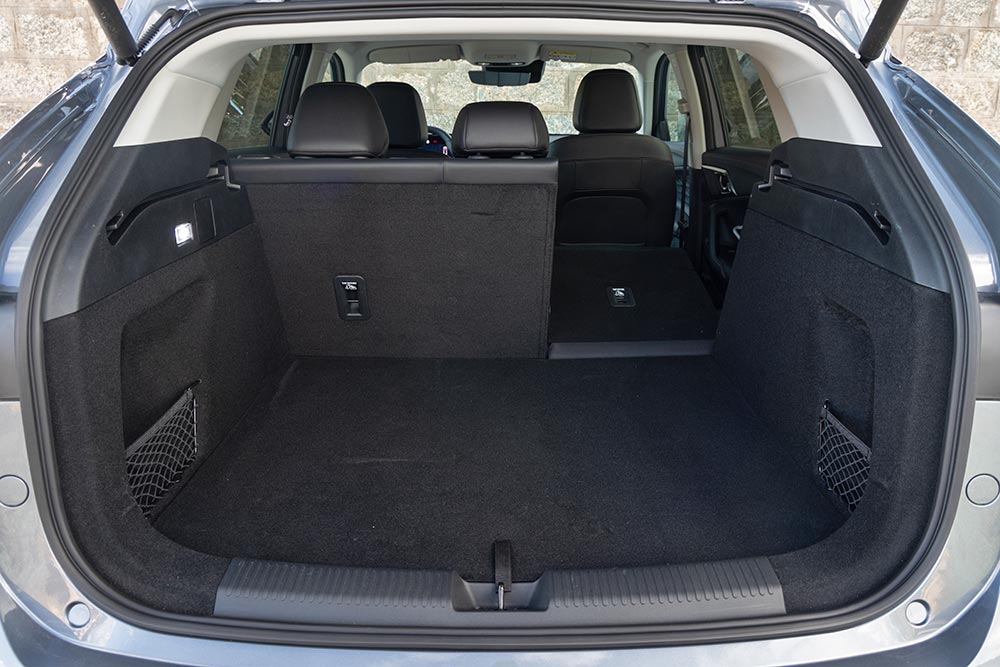 https://autogreeknews.gr/wp-content/uploads/2026/06/MG-HS-PHEV-2.jpg