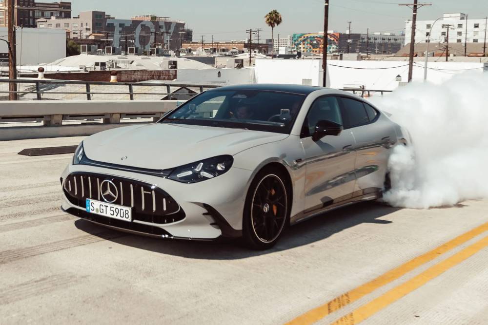 Τέρμα γκάζι η Mercedes-AMG με 27 νέα μοντέλα ως το 2030