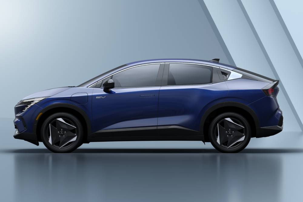 https://autogreeknews.gr/wp-content/uploads/2026/06/Mitsubishi-Eclipse-Sportback-side-large.jpg