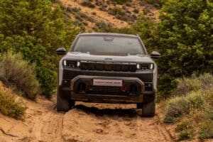 Το νέο Jeep Compass 4xe βάζει στην πρίζα την Ευρώπη