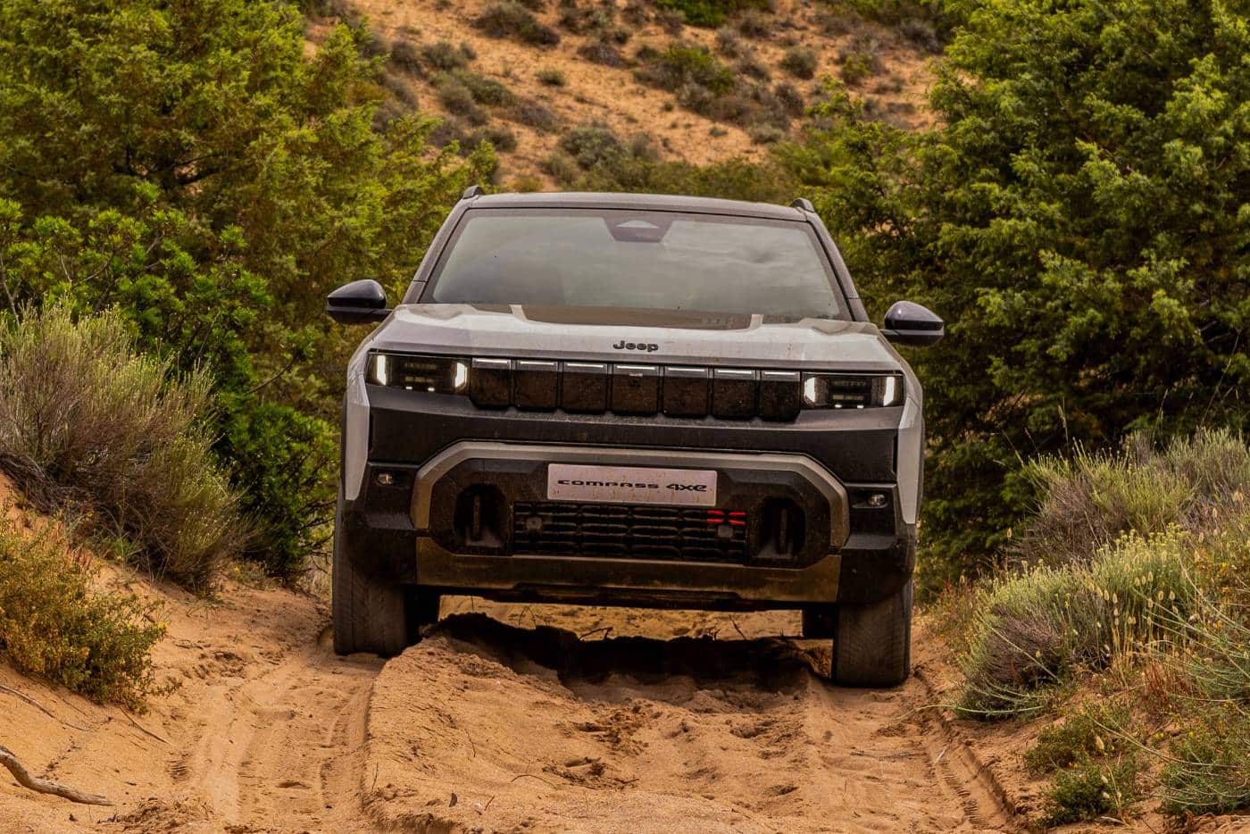 Το νέο Jeep Compass 4xe βάζει στην πρίζα την Ευρώπη