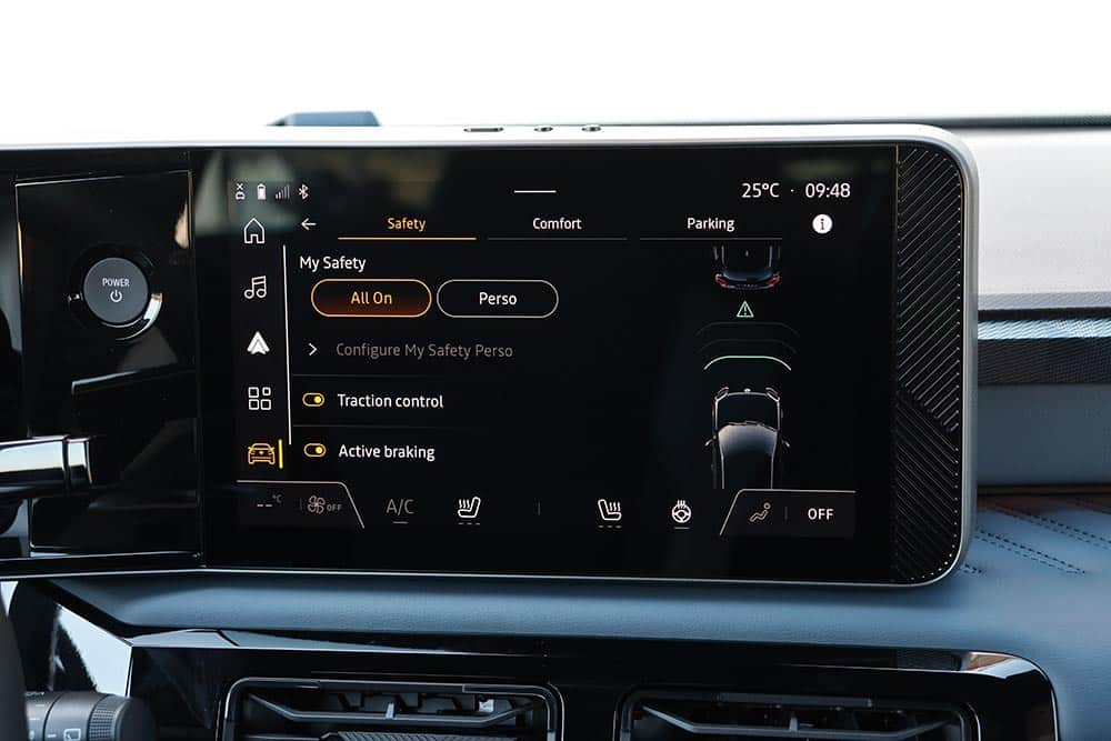 https://autogreeknews.gr/wp-content/uploads/2026/06/Nissan-Micra-electric-interior-21.jpg