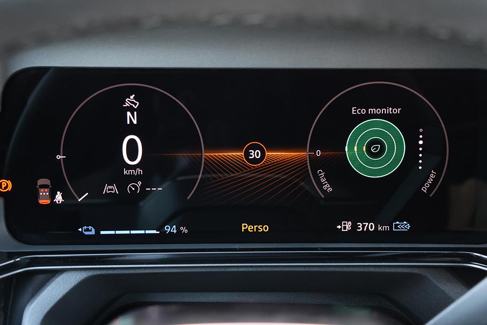 https://autogreeknews.gr/wp-content/uploads/2026/06/Nissan-Micra-electric-interior-28.jpg