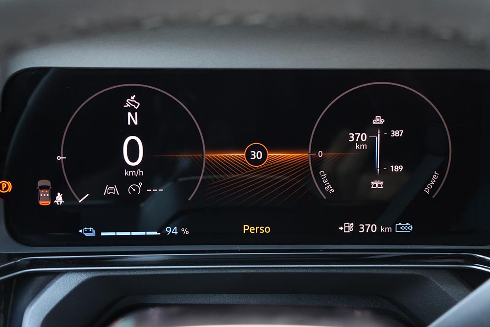 https://autogreeknews.gr/wp-content/uploads/2026/06/Nissan-Micra-electric-interior-29.jpg