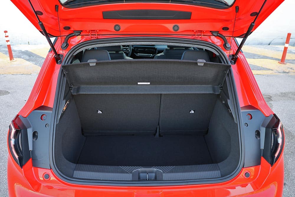 https://autogreeknews.gr/wp-content/uploads/2026/06/Nissan-Micra-electric-interior-5.jpg