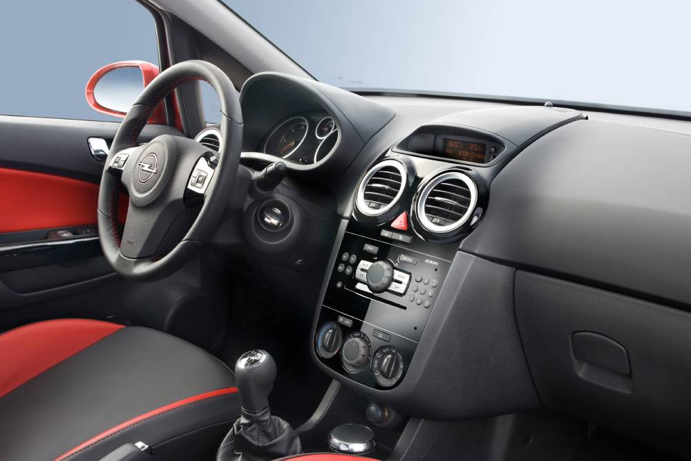https://autogreeknews.gr/wp-content/uploads/2026/06/OpelCorsaD-1-1.jpg