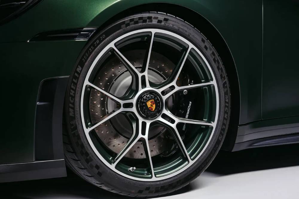 https://autogreeknews.gr/wp-content/uploads/2026/06/Porsche-911-GT3-Earls-Court-Edition-20.jpg