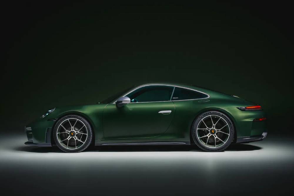 https://autogreeknews.gr/wp-content/uploads/2026/06/Porsche-911-GT3-Earls-Court-Edition-24.jpg