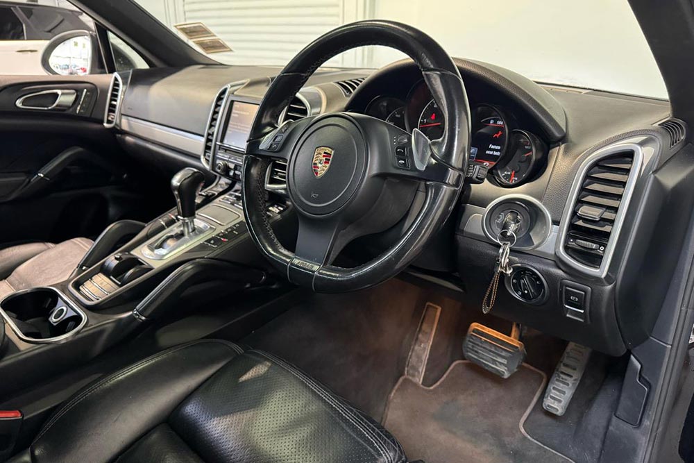 https://autogreeknews.gr/wp-content/uploads/2026/06/Porsche-Cayenne-pickup-7.jpg
