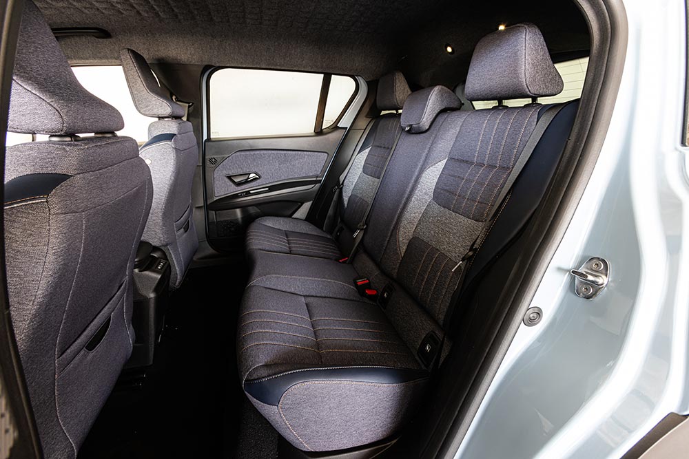 https://autogreeknews.gr/wp-content/uploads/2026/06/Renault-4-E-Tech-electric-20.jpg