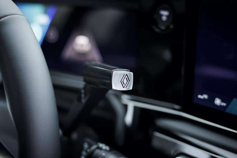 https://autogreeknews.gr/wp-content/uploads/2026/06/Renault-4-E-Tech-interior-3.jpg