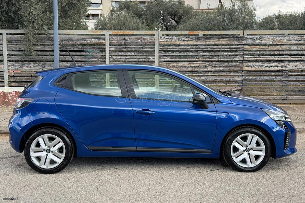 Renault Clio LPG με 4.000 χλμ. για 15.990 ευρώ