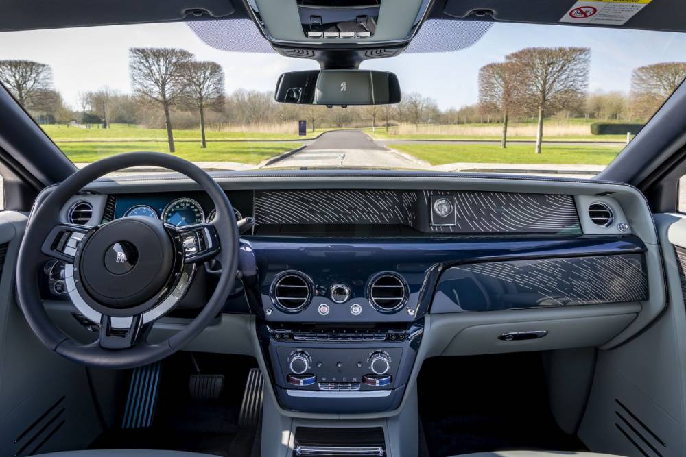 https://autogreeknews.gr/wp-content/uploads/2026/06/Rolls-Royce_Phantom_775000-km-4.jpg