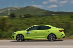 Skoda Octavia Grand Coupe RS 2.0 TSI 265PS DSG7 (2)