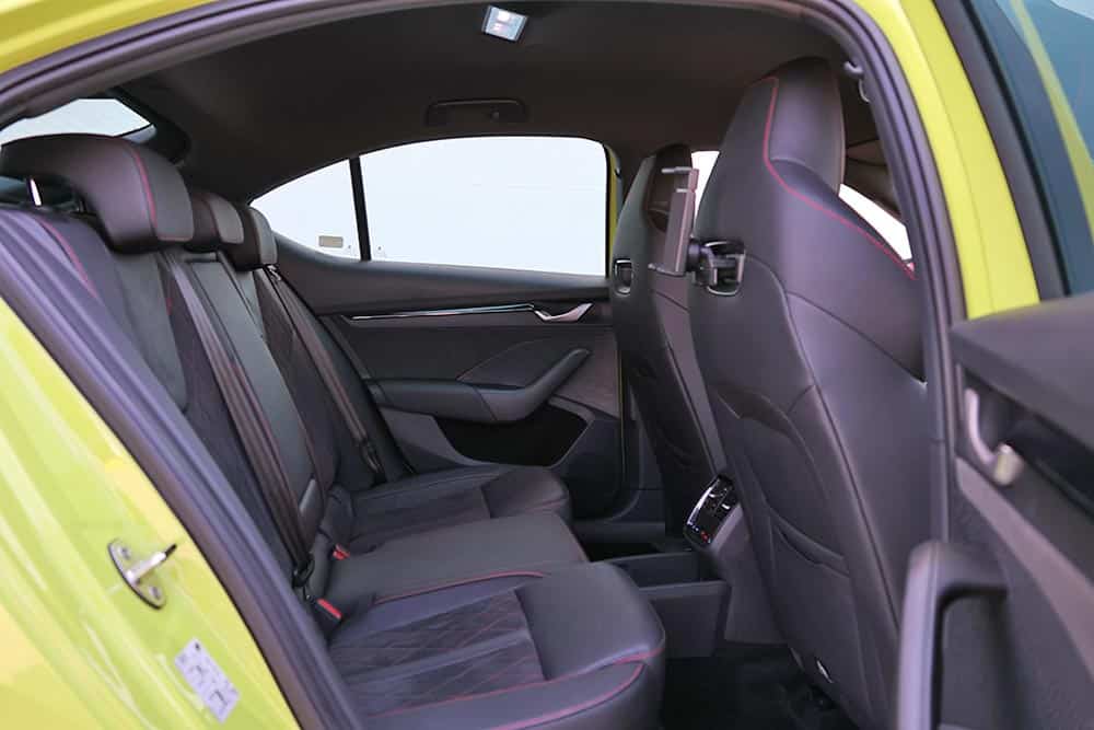 https://autogreeknews.gr/wp-content/uploads/2026/06/Skoda-Octavia-Grand-Coupe-RS-2.0-TSI-265PS-DSG7-interior-20.jpg