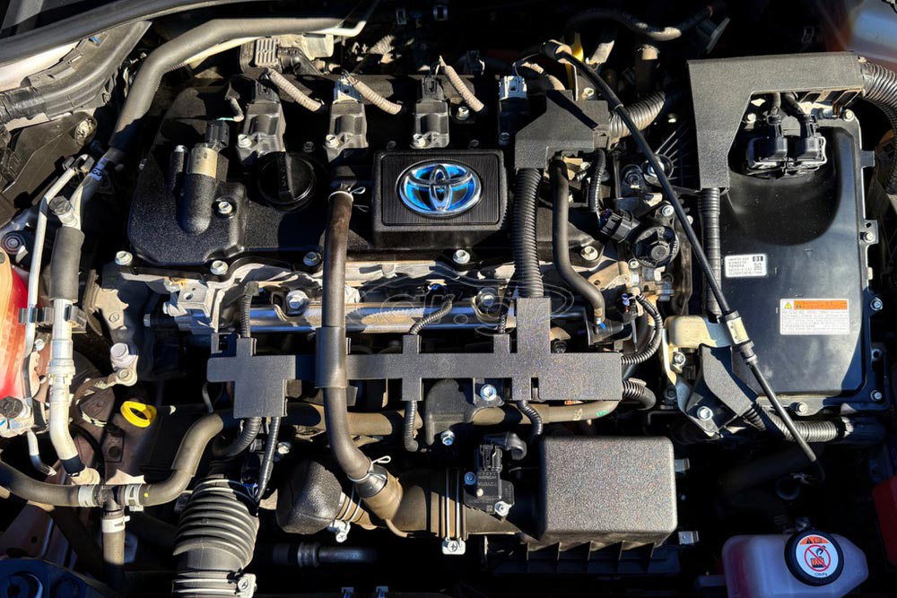 https://autogreeknews.gr/wp-content/uploads/2026/06/Toyota-C-HR-2019-1.8-HYBRID-5.jpg