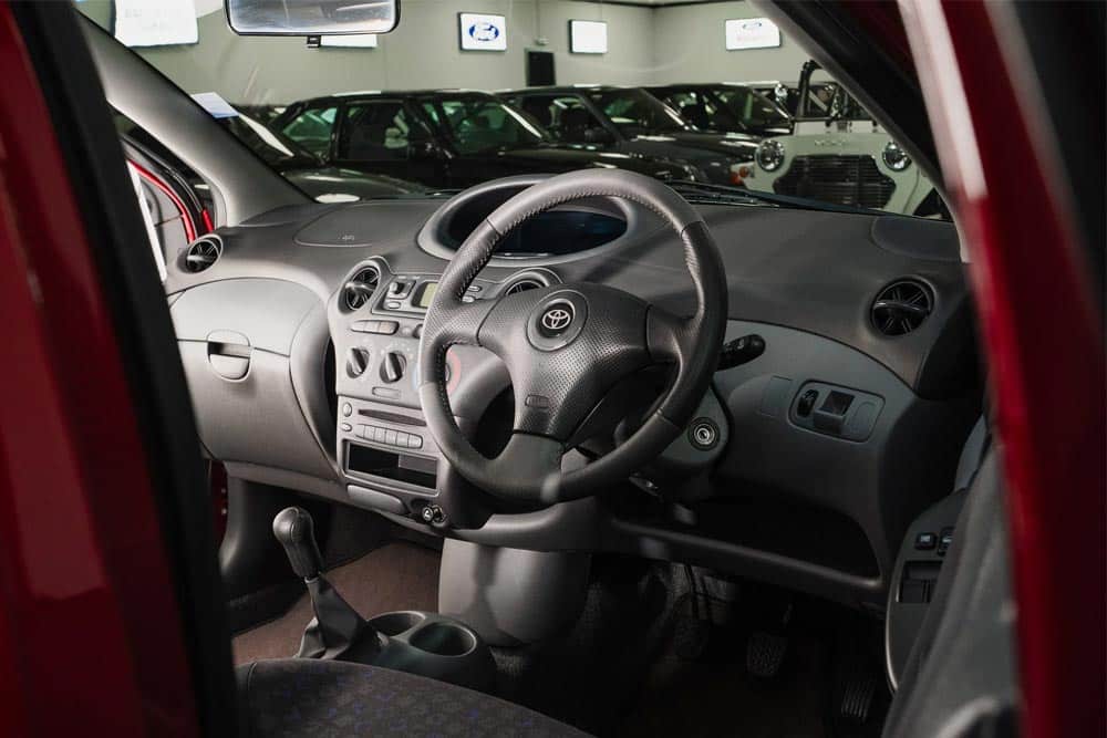 https://autogreeknews.gr/wp-content/uploads/2026/06/Toyota-Yaris-2002-6.jpg